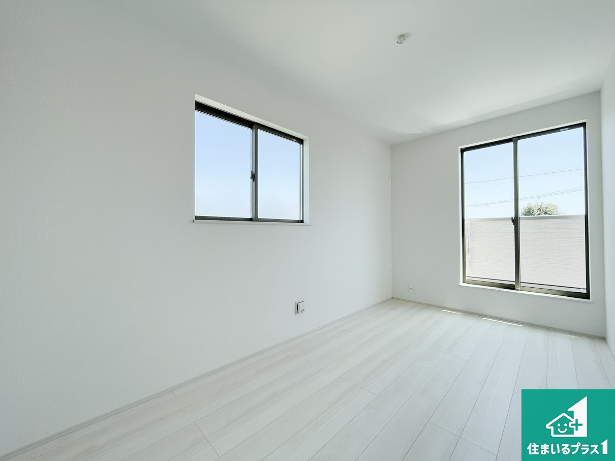 神戸市北区泉台　第4期　新築一戸建ての洋室|シンプルな洋室は、自分好みのインテリアが楽しめます♪ご家族とインテリアや家具を選びに行くのは新築購入時の醍醐味の一つです。ぜひお楽しみください♪