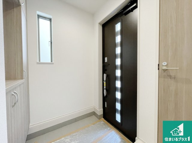 神戸市北区泉台　第4期　新築一戸建ての玄関|シューズボックスにはたくさんの靴が収納できるので玄関周りはいつもスッキリ！ご家族が増えても安心！