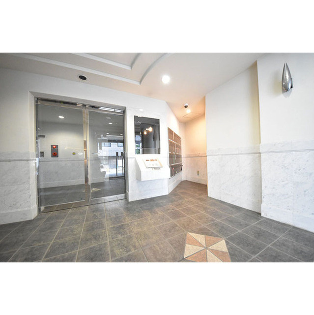 ヴェルト湯島のエントランス