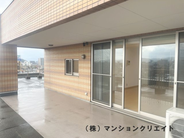 ブランシェ城東のバルコニー