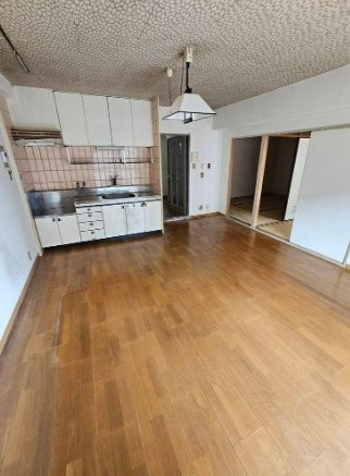 グリーンコーポ門真の居間・リビング|LDK12.2帖
■物件内覧・資金計画相談・住宅ローン相談、リフォーム相談、お問合せ受付中■
※当日・翌日のご内覧、ご相談はお電話でのお問合せがスムーズです！