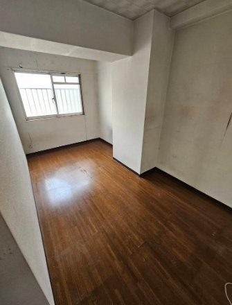 グリーンコーポ門真の洋室|洋室6.1帖
■物件内覧・資金計画相談・住宅ローン相談、リフォーム相談、お問合せ受付中■
※当日・翌日のご内覧、ご相談はお電話でのお問合せがスムーズです！