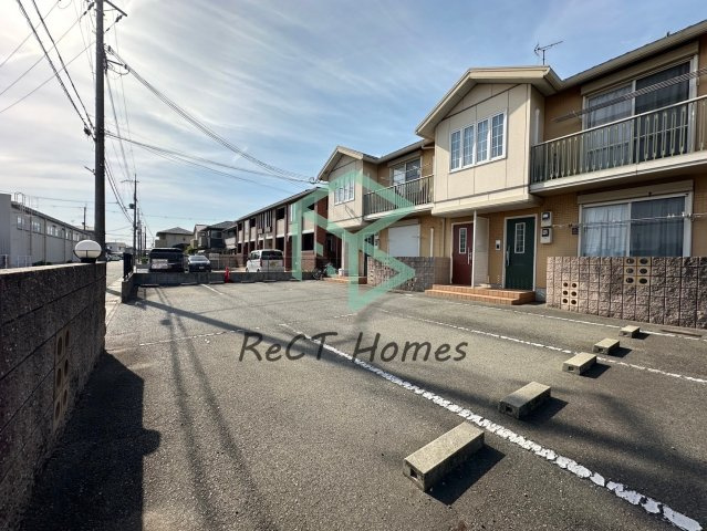 シャーメゾン上野田　A棟の駐車場