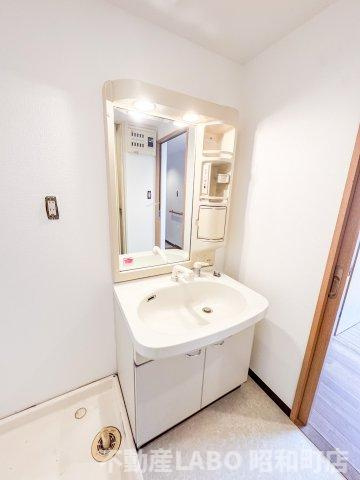 メゾンミヤビの洗面所