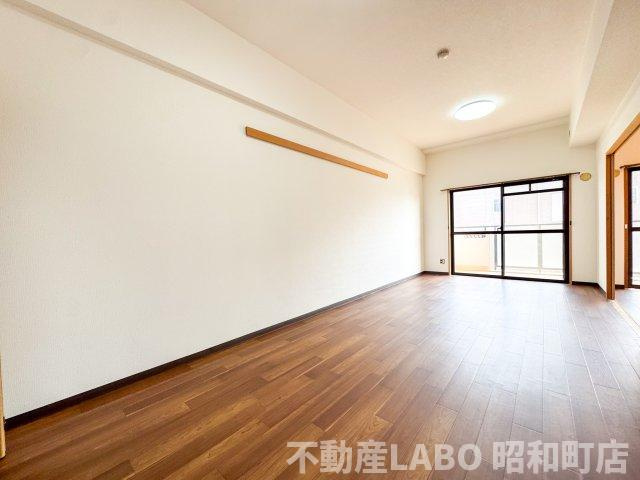 メゾンミヤビの居間・リビング