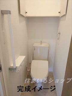 ベースのトイレ|シャワートイレ・収納棚あり