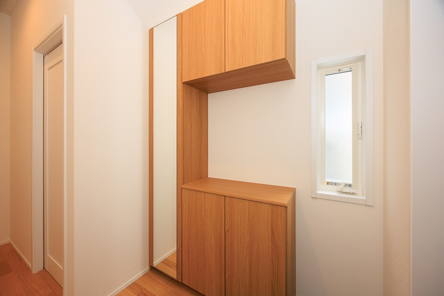 サンコート　中間市扇ヶ浦１丁目の玄関