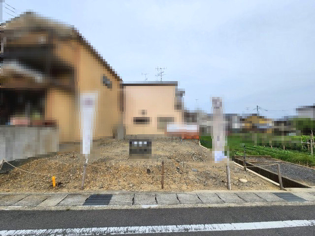 【商談中】長岡京市奥海印寺森ノ下の外観|西向きの売土地！
小学校徒歩5分圏内で、お子様のいらっしゃるファミリー層におススメ。