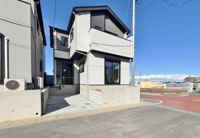 和光市白子3丁目 全2棟 3号棟の外観|南側約6ｍ公道×東側約6ｍ公道に面する東南角地の整形地
光と風を享受する心地よい立地に誕生しました