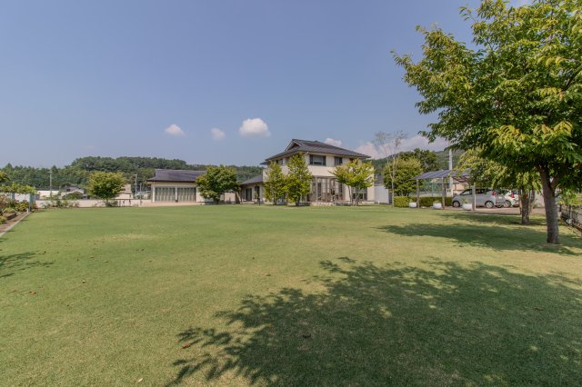 足利市小俣町の中古一戸建の庭