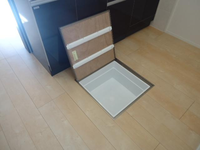 プラムフィールドのその他|床下収納（イメージ）