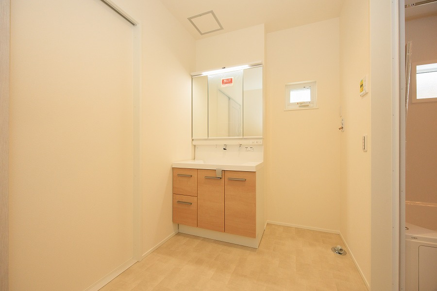 ＯＮＥＨＯＵＳＥ　行橋市行事４丁目の独立洗面台