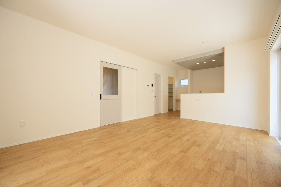 ＯＮＥＨＯＵＳＥ　行橋市行事４丁目の居間・リビング