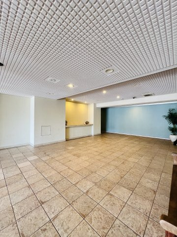 Shonan空色リノベ邸宅 inシーサイドコート湘南海岸公園のエントランス|リゾートを感じる、ゆったりとした共用エントランス