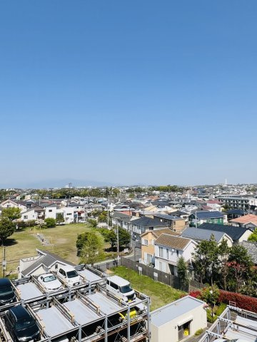 Shonan空色リノベ邸宅 inシーサイドコート湘南海岸公園の展望|湘南の青空と街並みを望む、気持ちのいい眺望