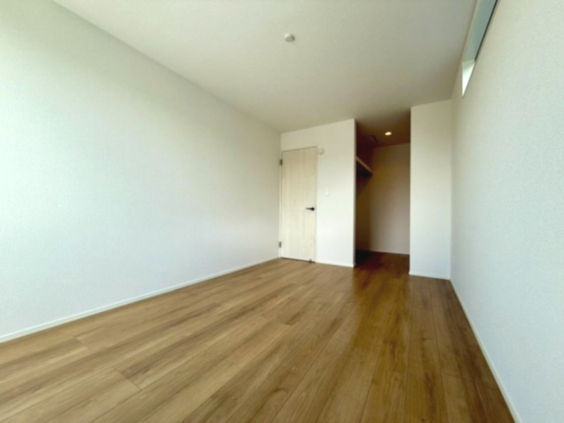 香美市土佐山田町百石町2棟 1号棟の洋室|2階約6.75畳洋室