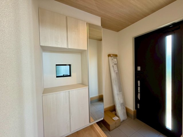 香美市土佐山田町百石町2棟 1号棟の玄関