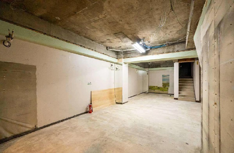 アゼリアガーデンの内装