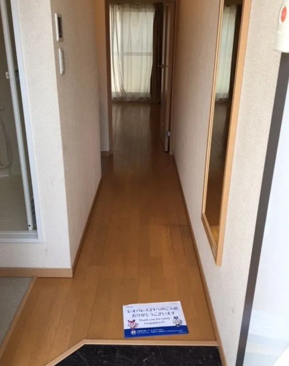 レオパレスＴＯＲＲＡＮＣＥの玄関