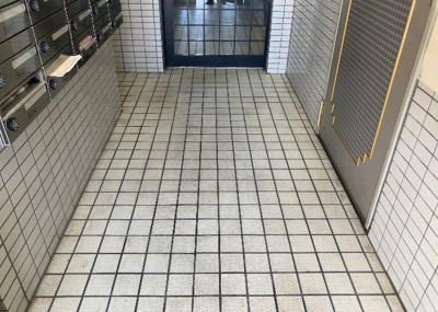 【その他共用部分】 | クリオ東林間壱番館 | 共用部分は、一棟の建物に住む区分所有者全員が共同で所有するとし、共用部分の管理、補修などは、区分所有者で形成される管理組合が行います。個人の判断で勝手に変更することはできませんので覚えておきましょう。