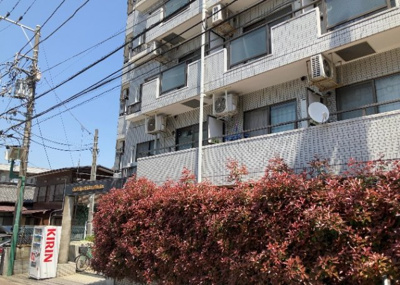 【構造・工法・仕様】 | クリオ東林間壱番館 | ＲＣ造、Reinforced Concreteは直訳すると補強されたコンクリートです。主に柱や梁・床・壁が鉄筋とコンクリートで構成おり、鉄筋を組んだ型枠にコンクリートを流し込んで固めたものを指します。