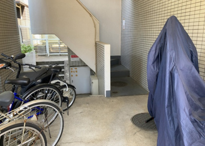 【内装】 | クリオ東林間壱番館 | 共有部分は、住民なら誰もが使える設備のこと。例えば駐車場やエレベーター、インターネット設備、セキュリティ設備などがあります。他にも、マンションの廊下・外部階段やエントランス・ゴミ置き場などがあります。