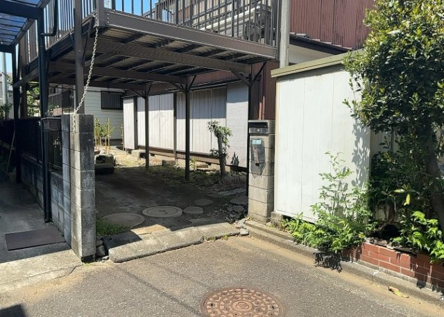 【外観】 | 土地の面積＝住宅面積ではありません。建ぺい率の問題などで、土地のある場所によって住宅を建てられる面積は限られています。高さもしかり、「土地」という言葉の中には、建築条件も含まれると考えておきましょう。