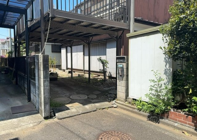 【外観】 | 人が暮らすうえで日光は大切な要素となります。日当たりの良さは譲れないポイントですね。併せて近くに大きな建築物の建築予定がないか、あるいはそれが可能な土地が近くにないか事前に確認することもお勧めします。