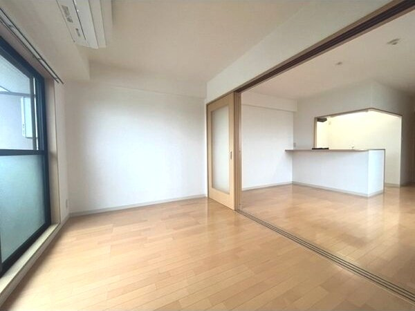 第5アローズ新大阪の居間・リビング