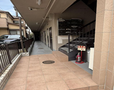 【エントランス】 | 満室想定：約10.59％！東大阪市の収益マンション