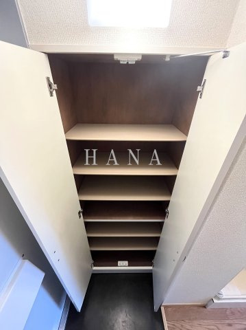 レオパレスサンヴィレッジ２０の玄関