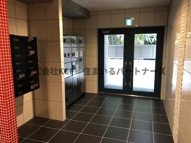 J-PLACE東町のロビー|ゆとりのあるロビーです
