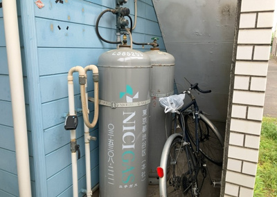 【外観】 | コーポマリーナ座間 | 家を建てる前提で土地を探している場合、地盤の丈夫さは譲れない条件の一つです。地盤が脆弱だと追加工事が必要となります。また、過去に地盤沈下や液状化現象を起こした土地は、できるだけ避けた方がいいでしょう。