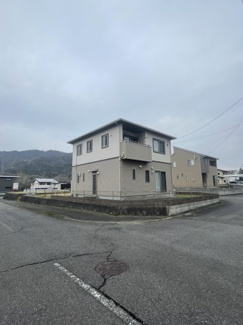 【外観】 | 入野中山台五丁目　戸建 | 団地内角住戸