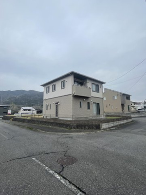 【外観】 | 入野中山台五丁目　戸建 | 団地内角住戸