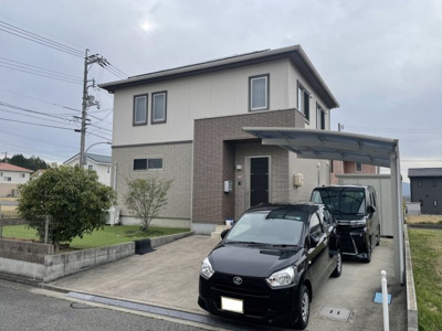 【外観】 | 入野中山台五丁目　戸建 | 閑静な住宅街　3台可（車種による）