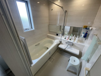 【浴室】 | 入野中山台五丁目　戸建 | 広い浴室でゆったりと入浴タイムが楽しめます