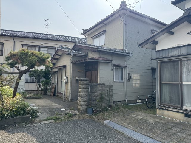 中央区姥ケ山4丁目　売地の前面道路含む現地写真