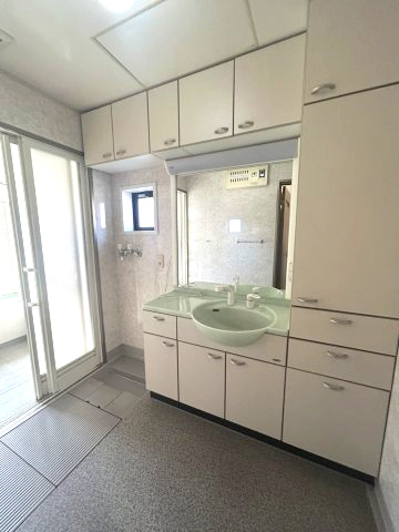 北本市東間２丁目　中古戸建の独立洗面台