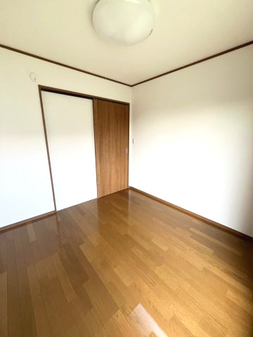 北本市東間２丁目　中古戸建の洋室