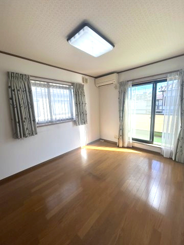 北本市東間２丁目　中古戸建の洋室