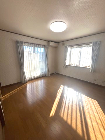 北本市東間２丁目　中古戸建の洋室