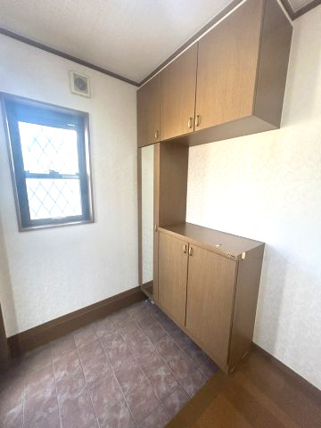 北本市東間２丁目　中古戸建の玄関