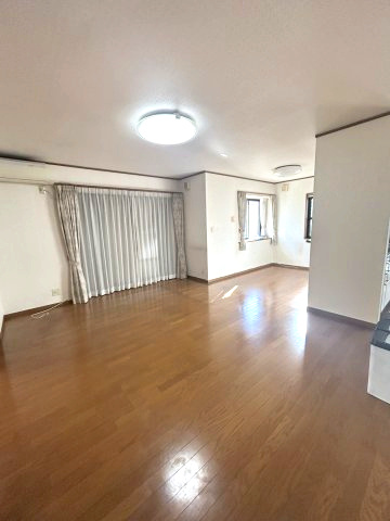 北本市東間２丁目　中古戸建の居間・リビング