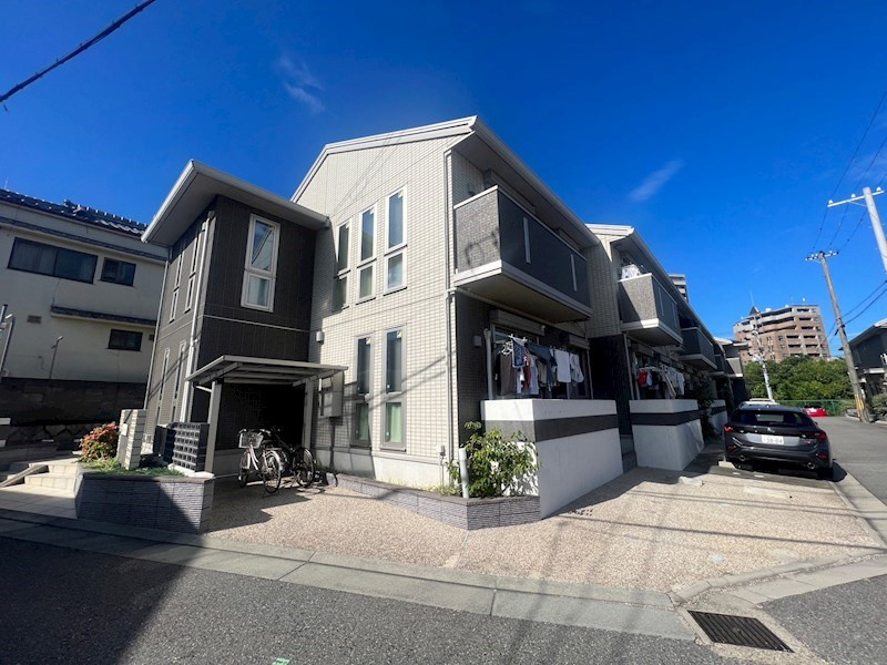 神戸市須磨区月見山町３丁目のアパート