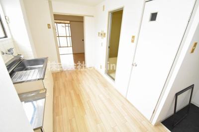 【洋室】 | メゾンドール布施