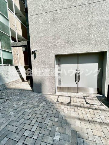 CEREJEIRA江坂の駐車場