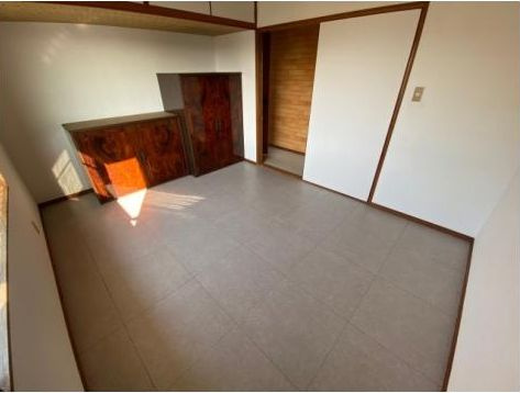 都城市大岩田町の中古一戸建の洋室