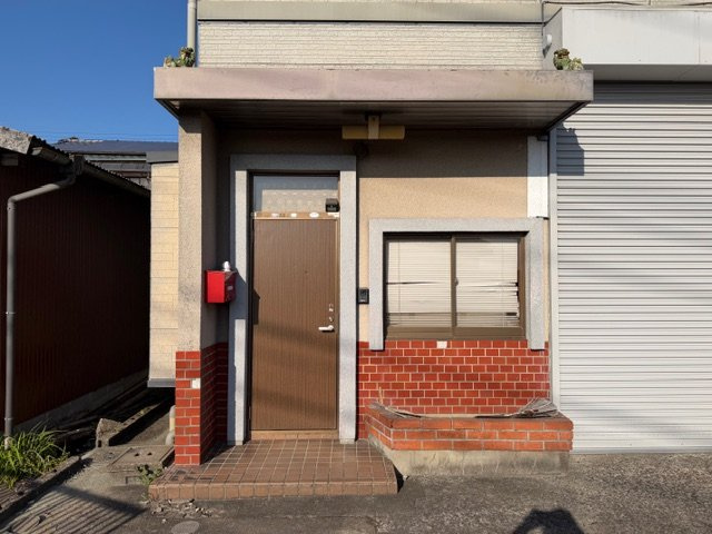 都城市大岩田町の中古一戸建の玄関