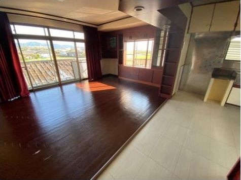 都城市大岩田町の中古一戸建の居間・リビング